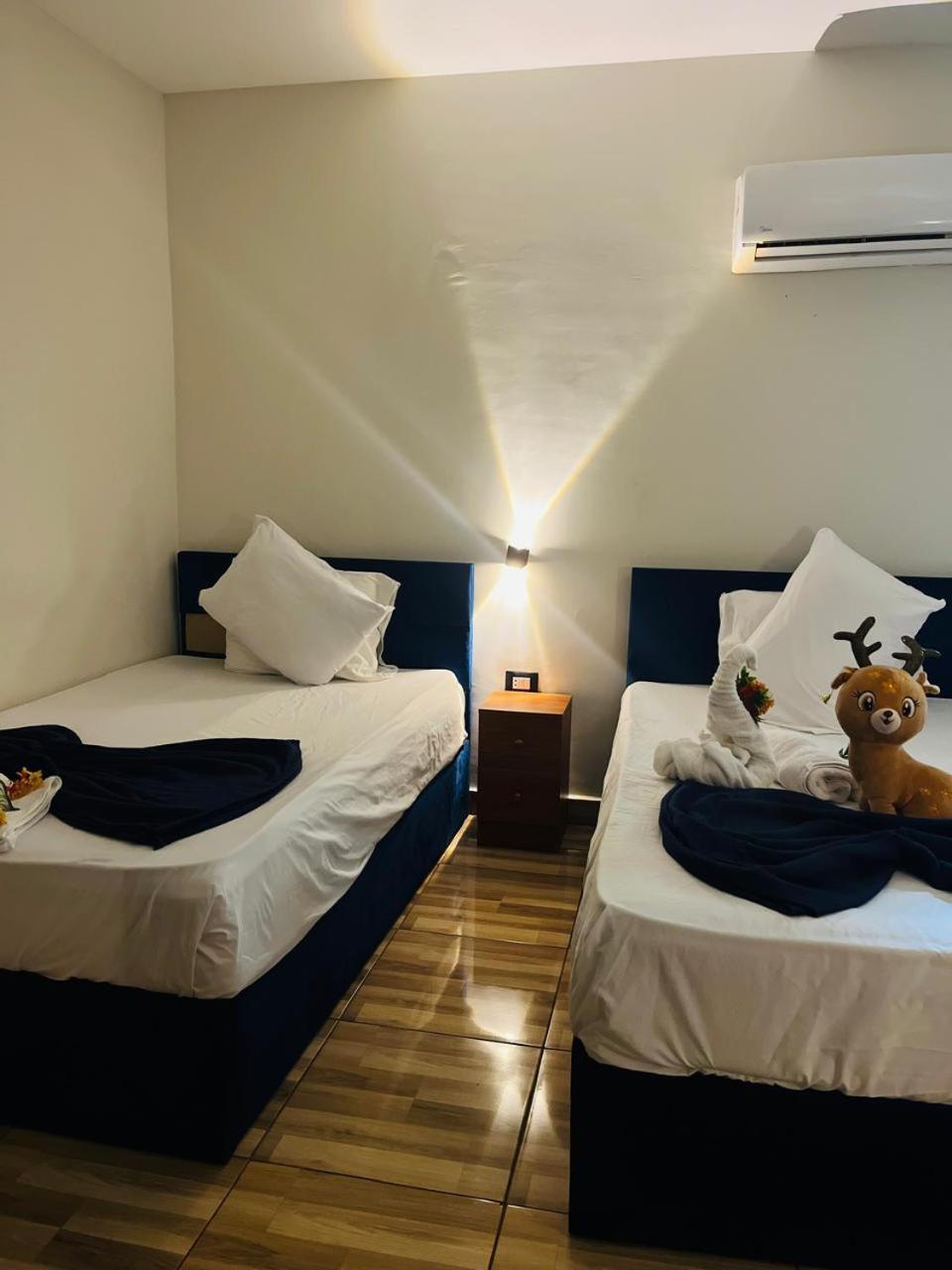 Revent Hotel Кайро Екстериор снимка