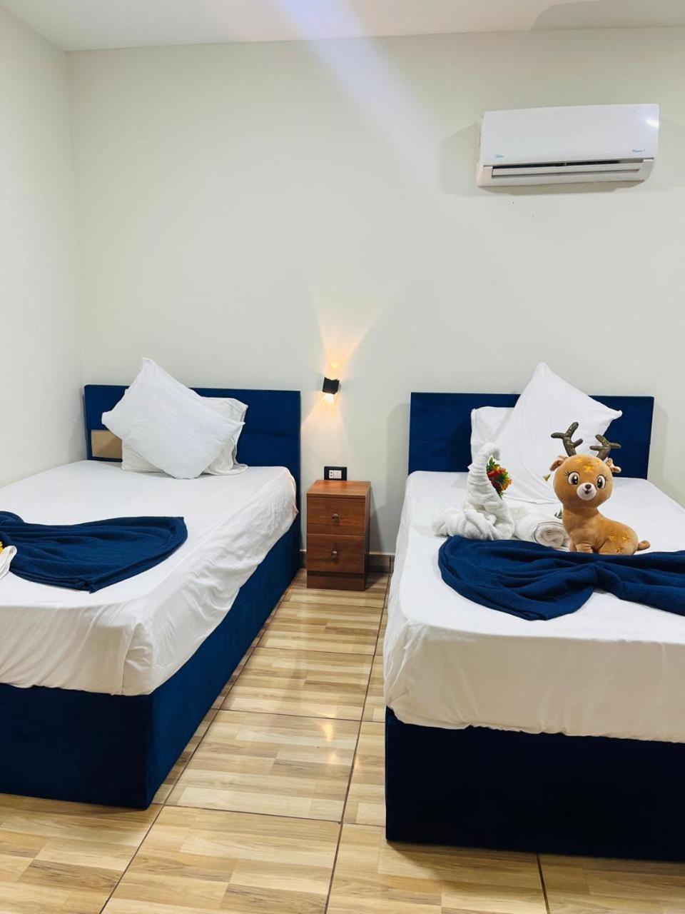 Revent Hotel Кайро Екстериор снимка