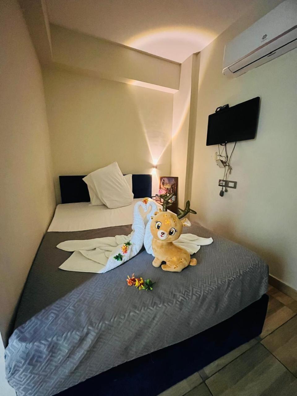 Revent Hotel Кайро Екстериор снимка