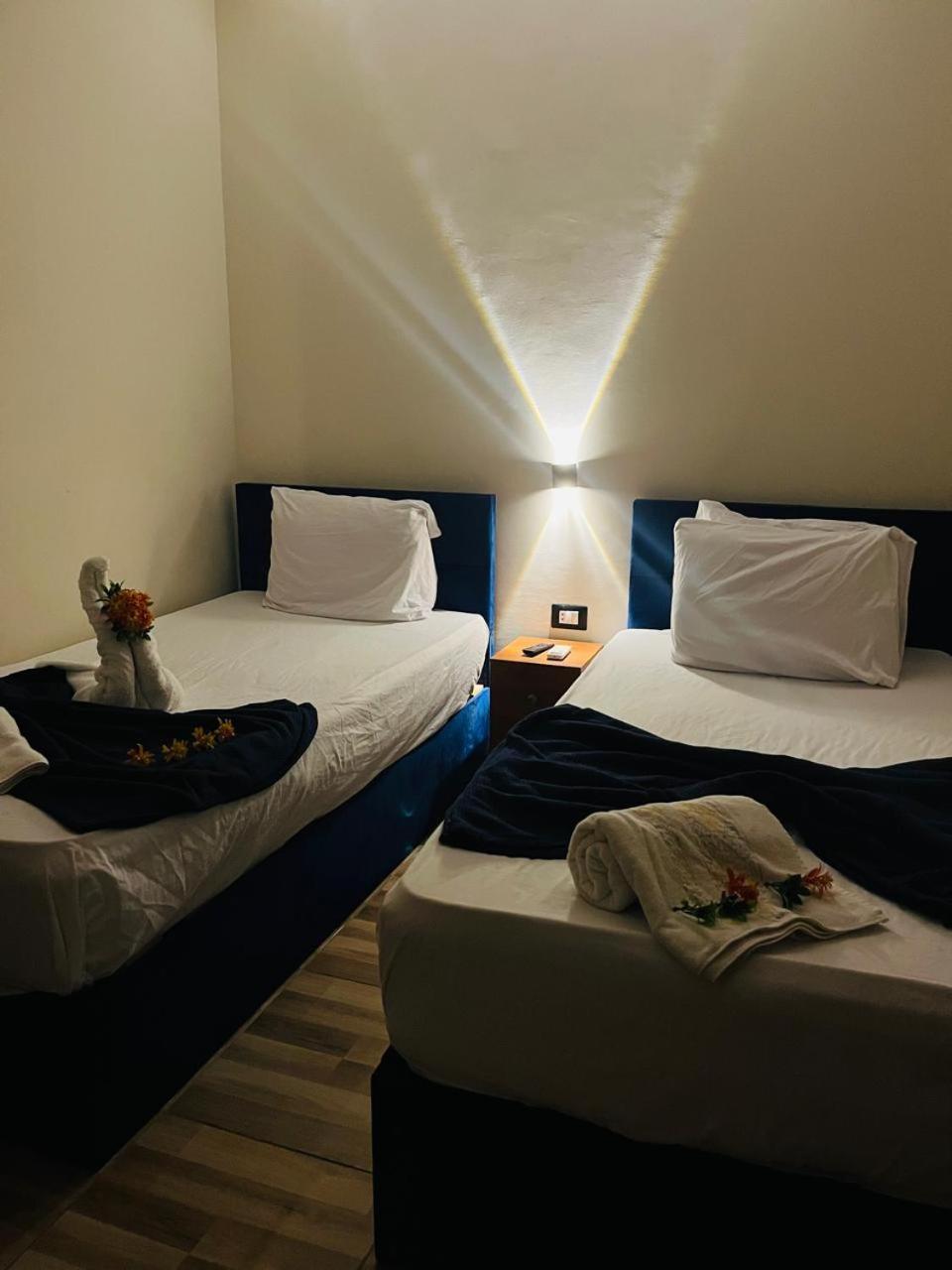 Revent Hotel Кайро Екстериор снимка