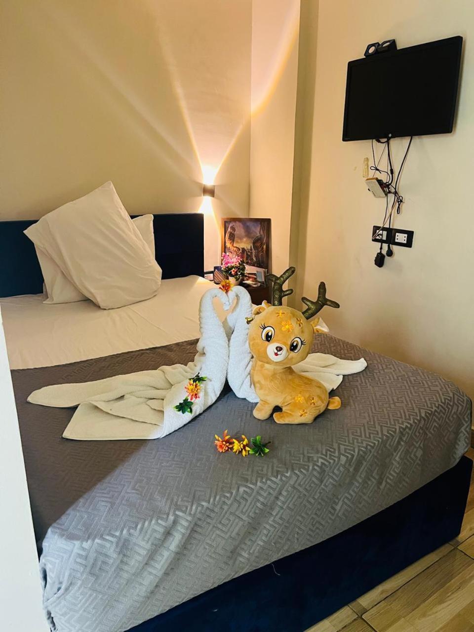 Revent Hotel Кайро Екстериор снимка